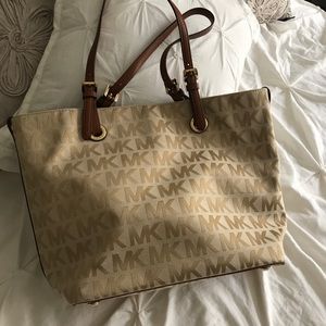 Micheal Kors handbag, brand new!